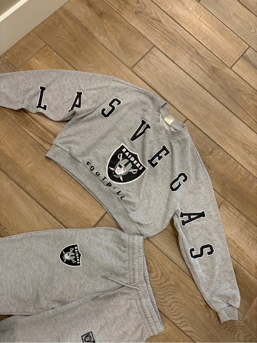 NFL Las Vegas Raiders sweatshirt and Sweatpants Team Logo game day small - Picture 3 of 6